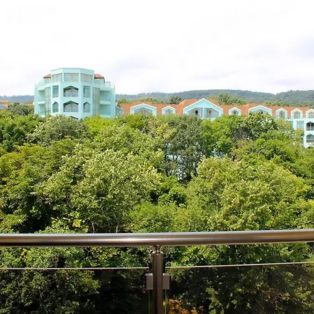 Golden Line Studio Apartment